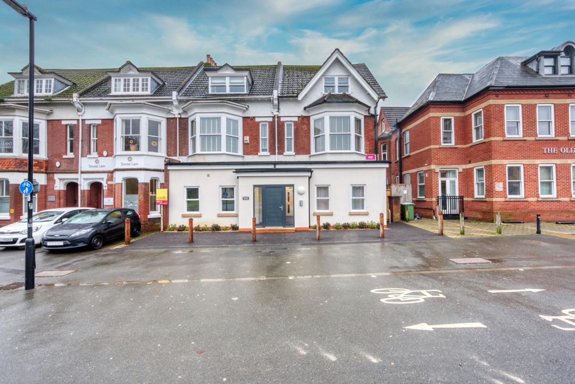Apartment 1-bedroom Luxurious, Centre, Cosy & Stunning In Southampton, Sleeps 4, Summer Special Offer! - By Blue Puffin