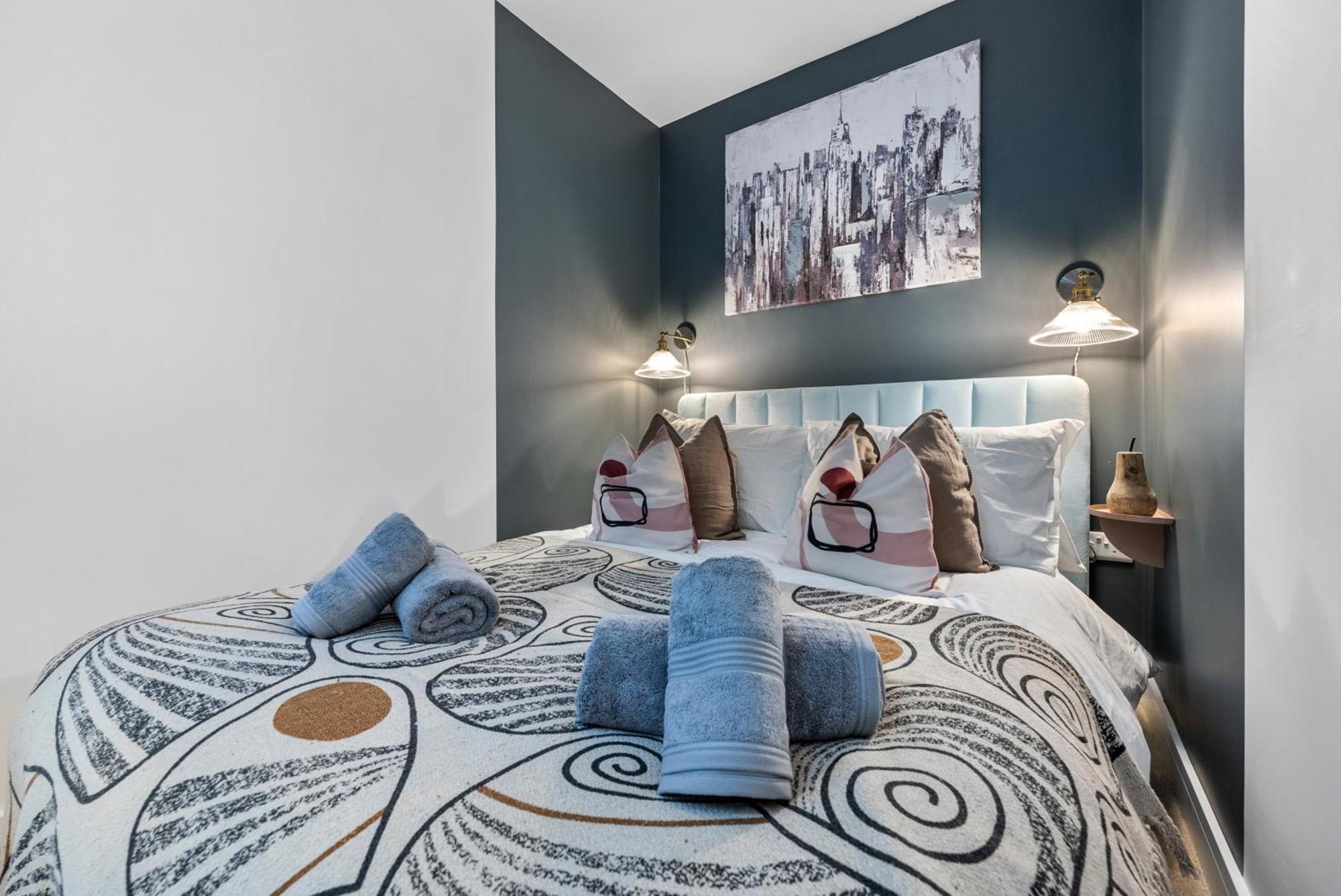 1-bedroom Luxurious, Centre, Cosy & Stunning In Southampton, Sleeps 4, Summer Special Offer! - By Blue Puffin Apartment