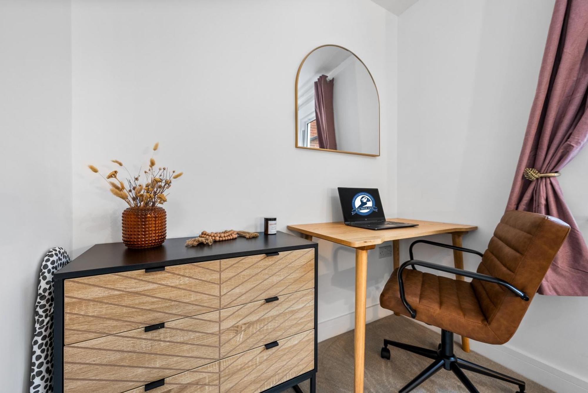 Apartment 1-bedroom Luxurious, Centre, Cosy & Stunning In Southampton, Sleeps 4, Summer Special Offer! - By Blue Puffin Southampton